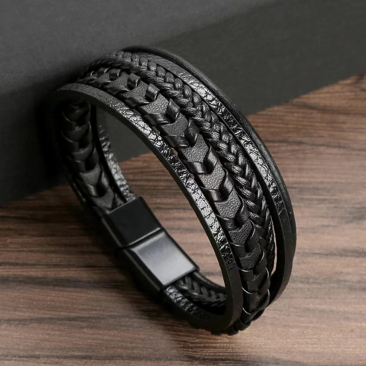 Bracelet Cuir Tressé — L'accessoire de l'homme qui a du style