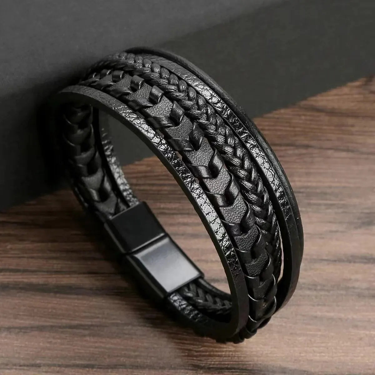 Bracelet Cuir Tressé — L'accessoire de l'homme qui a du style